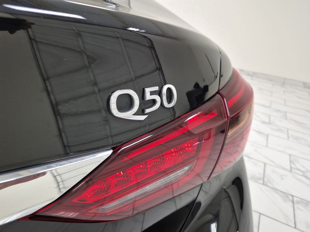 2023 INFINITI Q50 LUXE