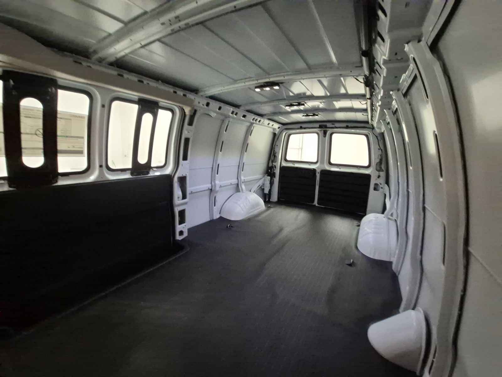 2025 GMC Savana Cargo 2500 Work Van