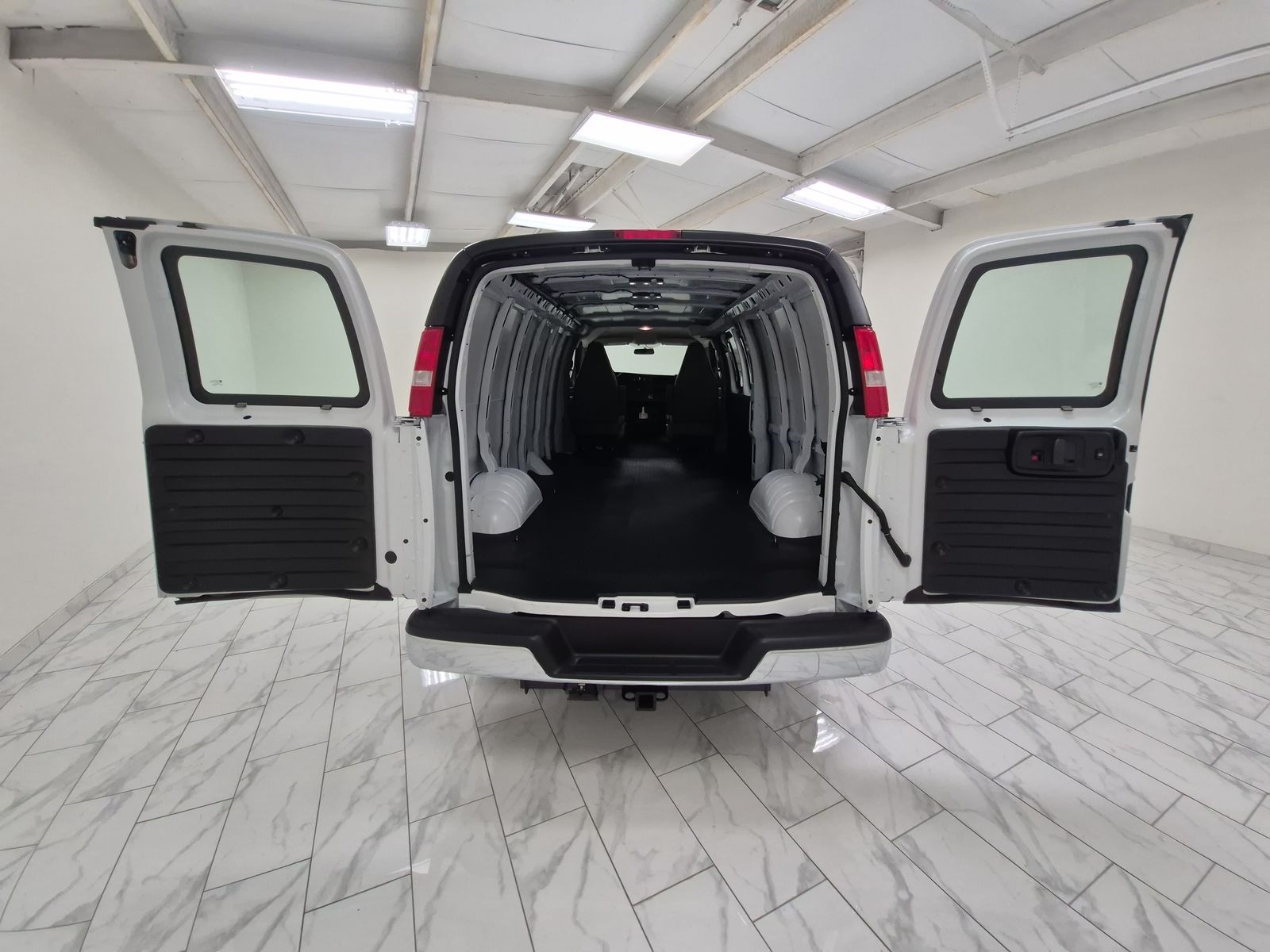 2025 GMC Savana Cargo 2500 Work Van