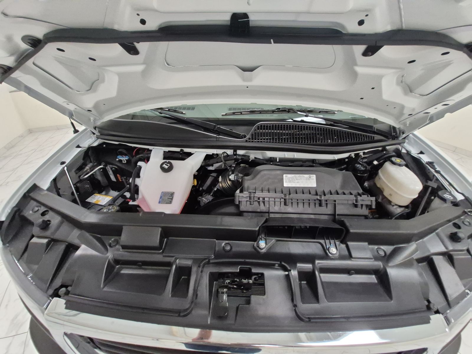 2025 GMC Savana Cargo 2500 Work Van