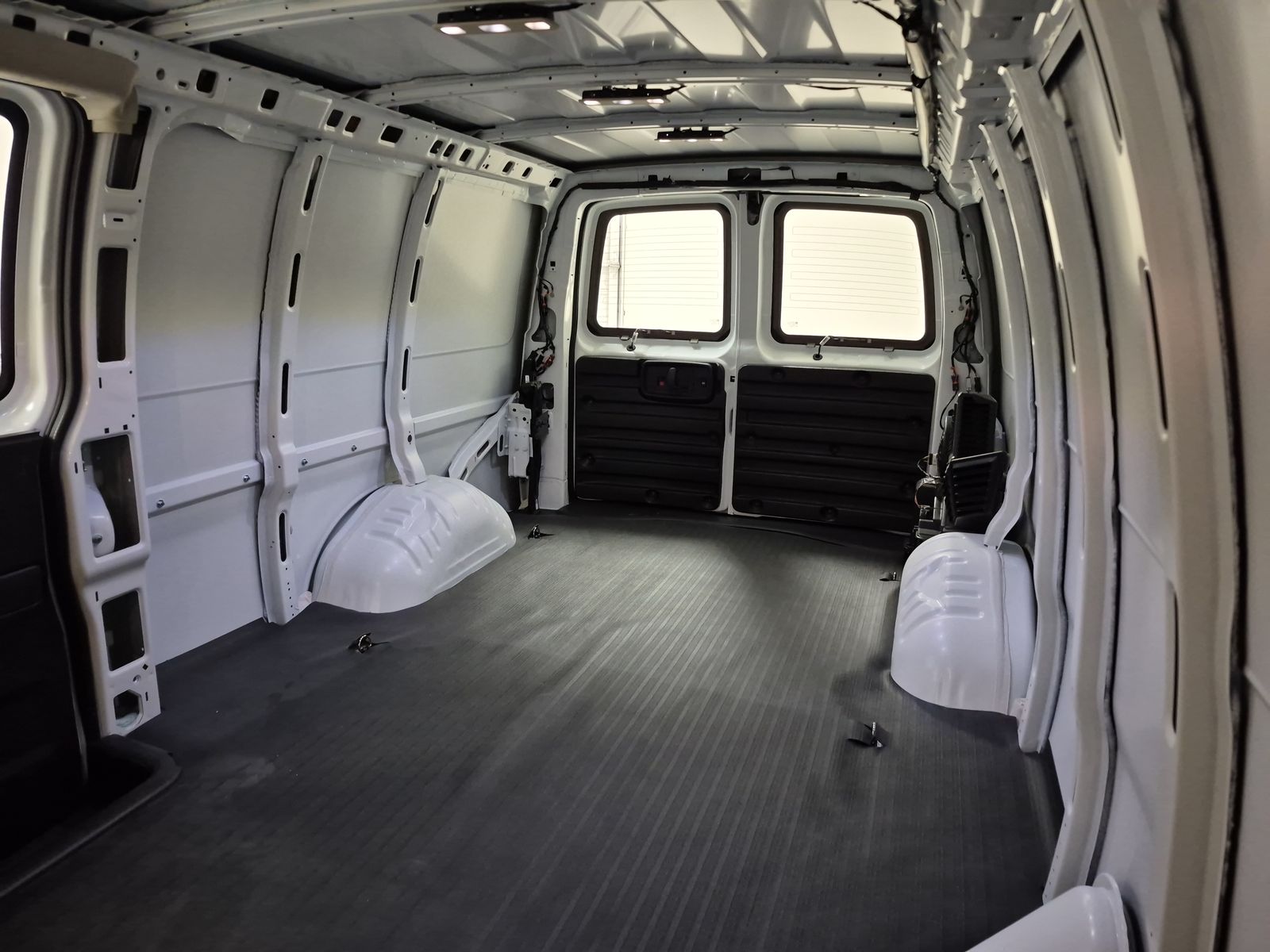 2025 GMC Savana Cargo 2500 Work Van