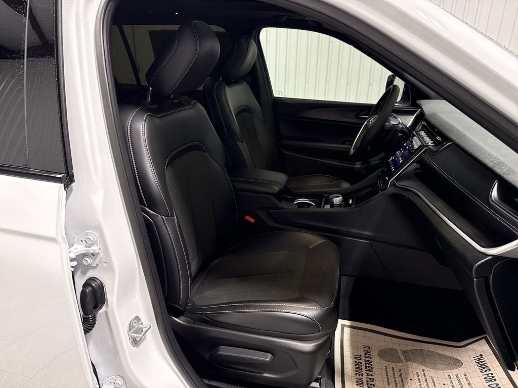 2025 Jeep Grand Cherokee L Altitude X 4x2