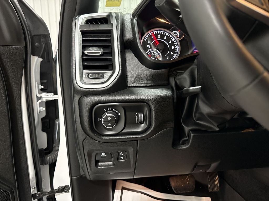 2025 RAM 1500 Lone Star Crew Cab 4x4 5'7' Box