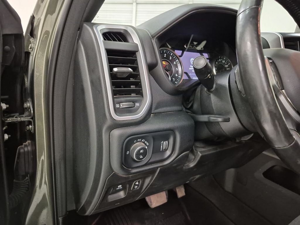 2020 RAM 1500 Lone Star Crew Cab 4x4 5'7' Box