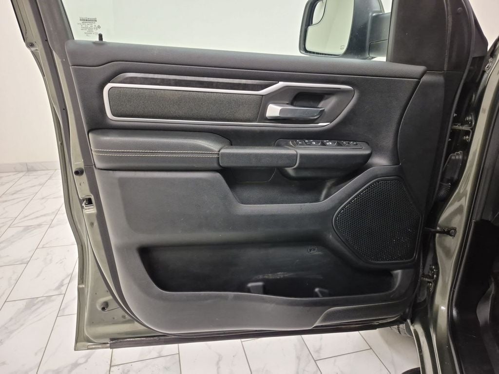 2020 RAM 1500 Lone Star Crew Cab 4x4 5'7' Box