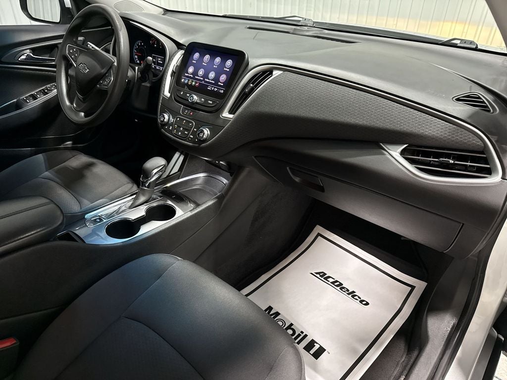 2022 Chevrolet Malibu FWD LT