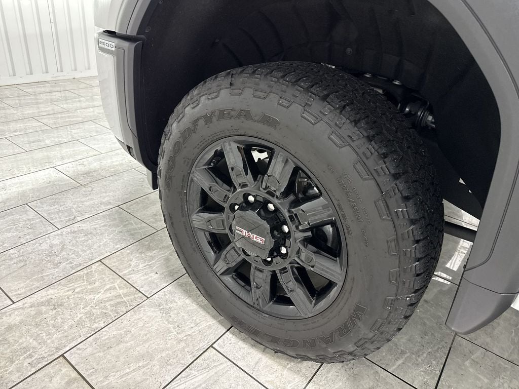 2025 GMC Sierra 2500HD 4WD Crew Cab Standard Bed AT4