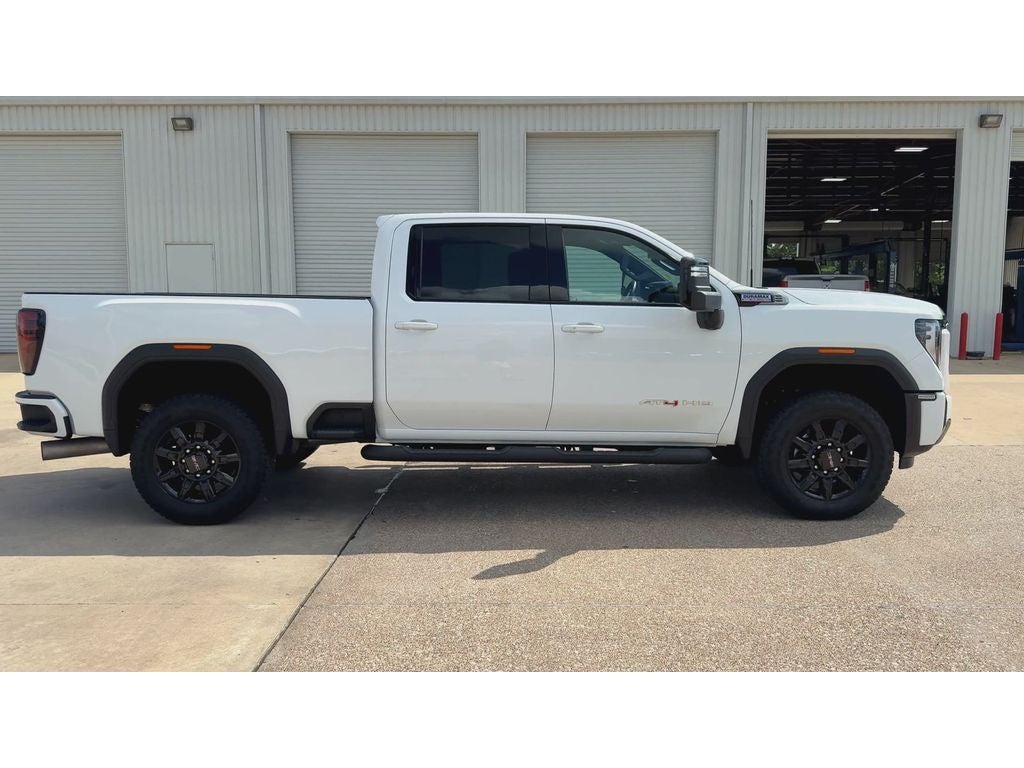 2025 GMC Sierra 2500HD 4WD Crew Cab Standard Bed AT4