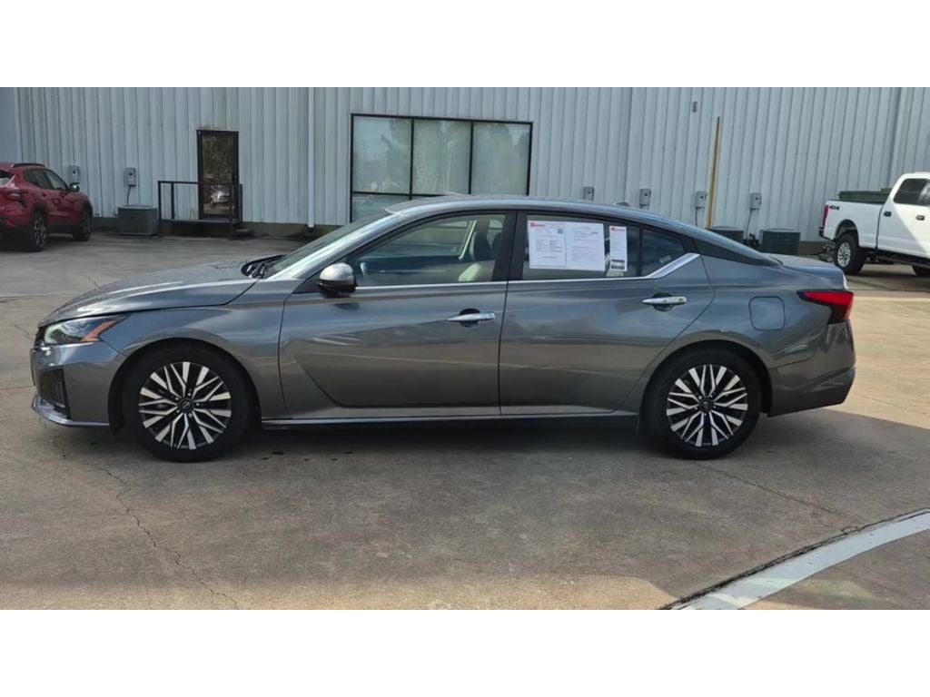 2023 Nissan Altima SV FWD