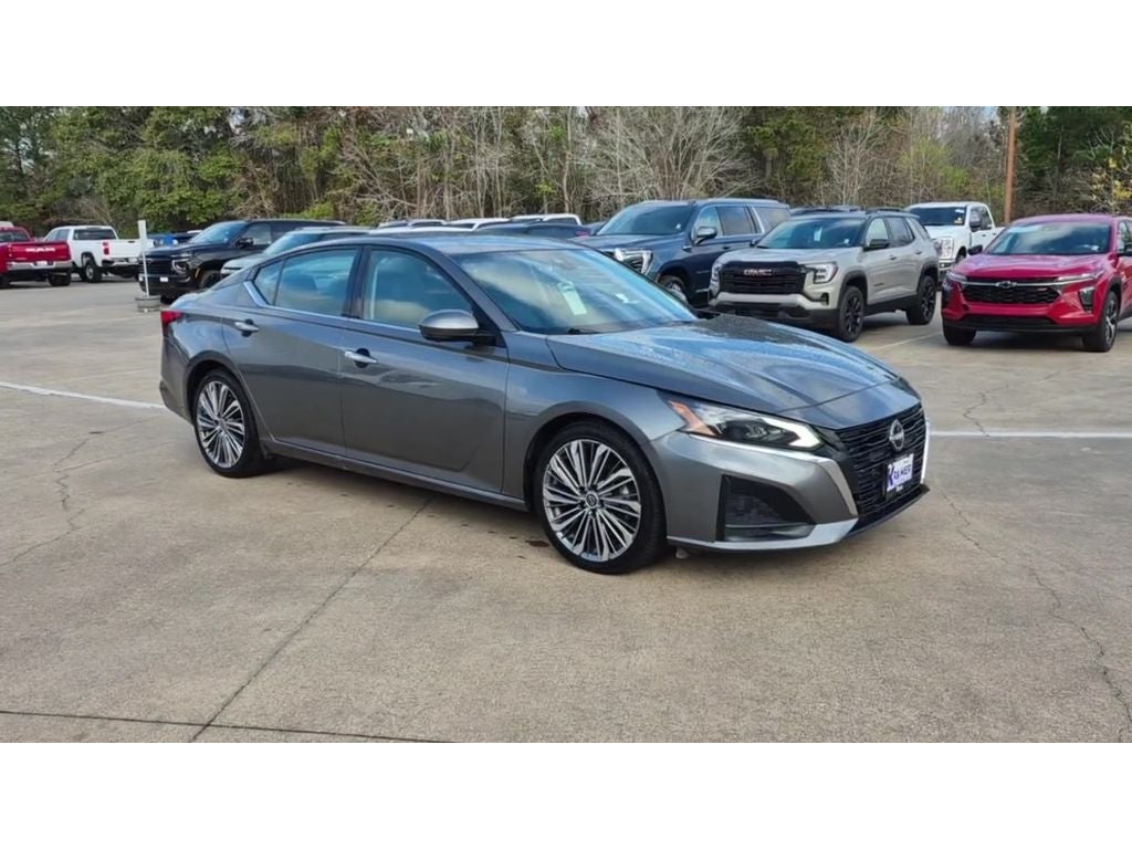 2023 Nissan Altima SL FWD