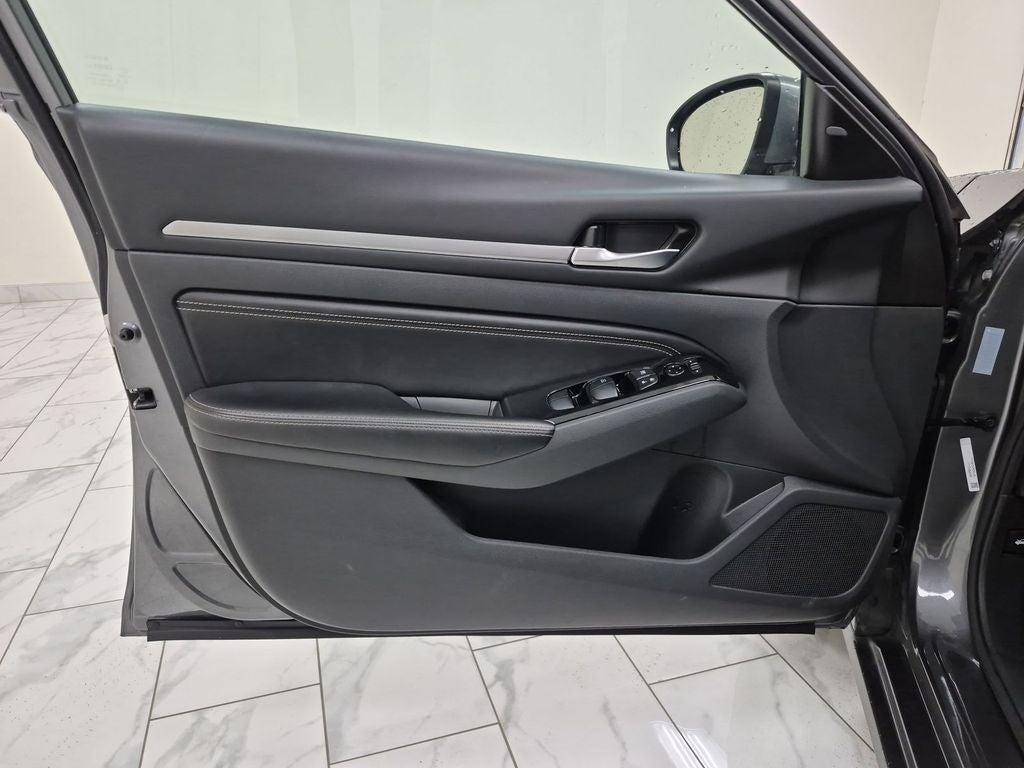 2023 Nissan Altima SL FWD