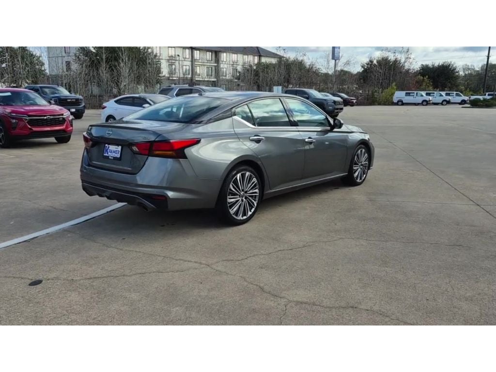 2023 Nissan Altima SL FWD