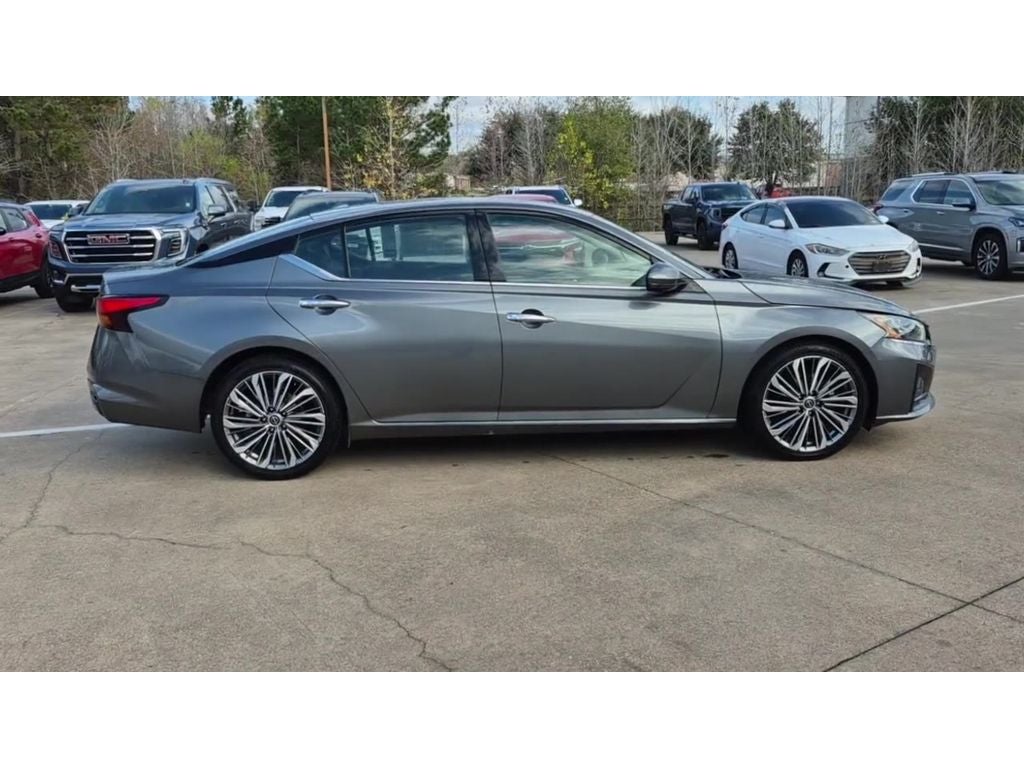 2023 Nissan Altima SL FWD