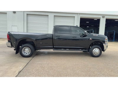 2025 RAM 3500 Tradesman Crew Cab 4x4 8' Box