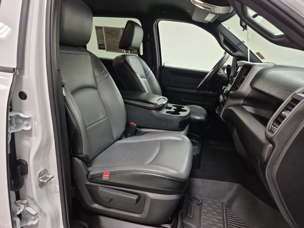 2023 RAM 2500 Tradesman Crew Cab 4x4 8' Box