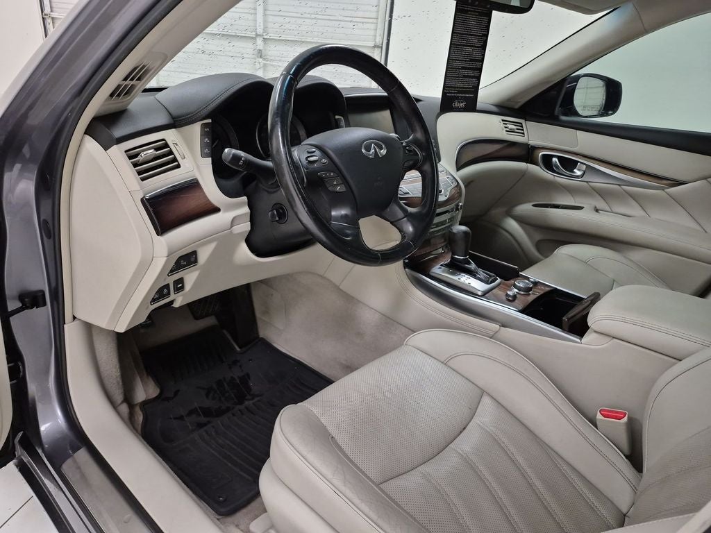 2015 INFINITI Q70L 5.6