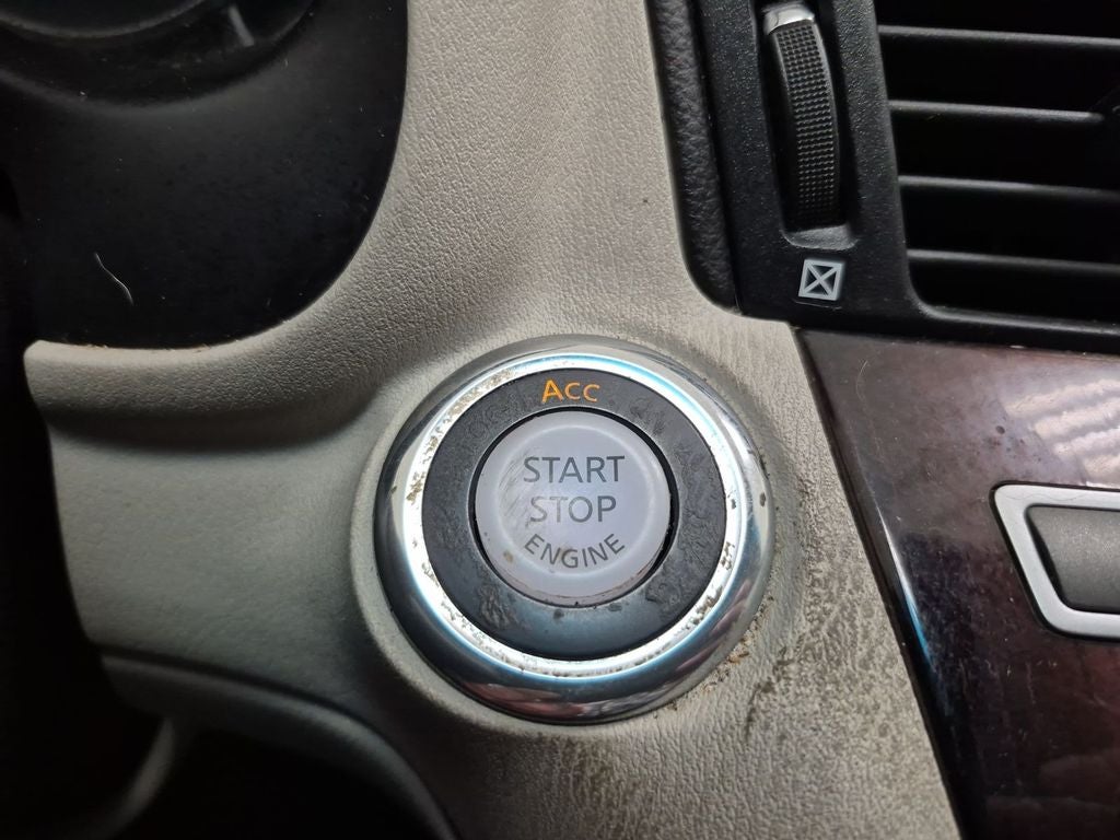 2015 INFINITI Q70L 5.6