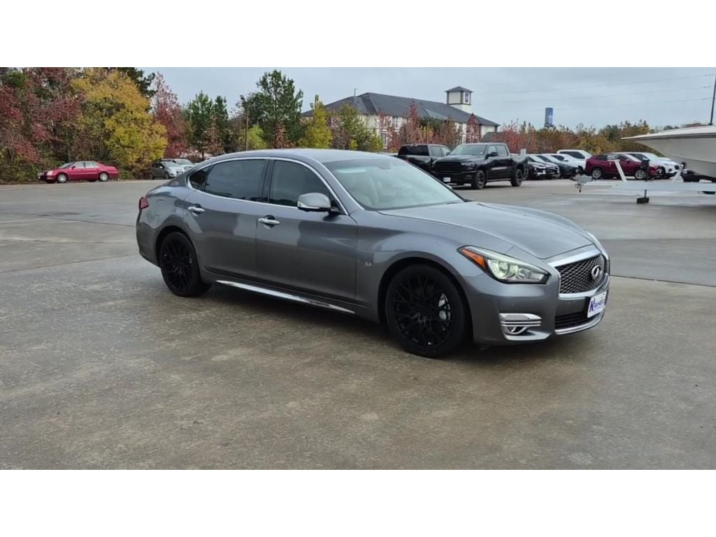 2015 INFINITI Q70L 5.6