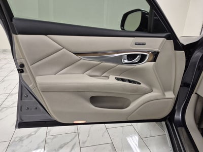 2015 INFINITI Q70L 5.6