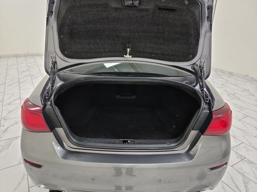 2015 INFINITI Q70L 5.6