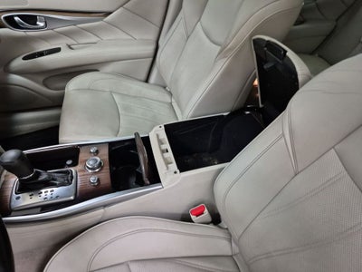 2015 INFINITI Q70L 5.6
