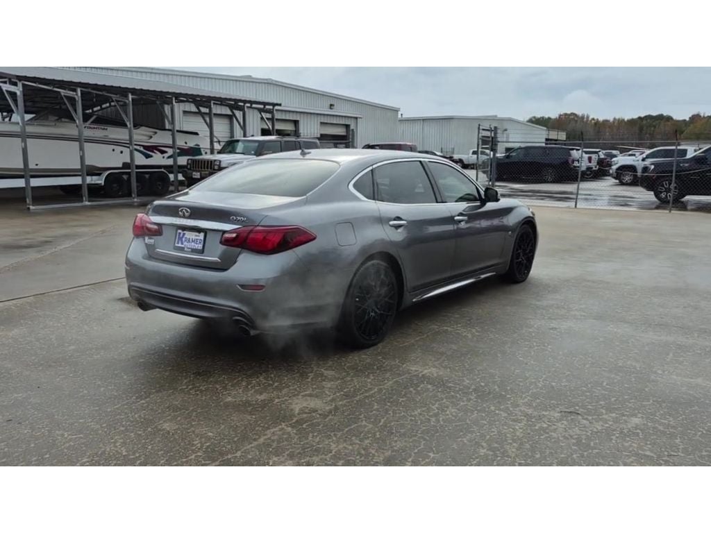 2015 INFINITI Q70L 5.6