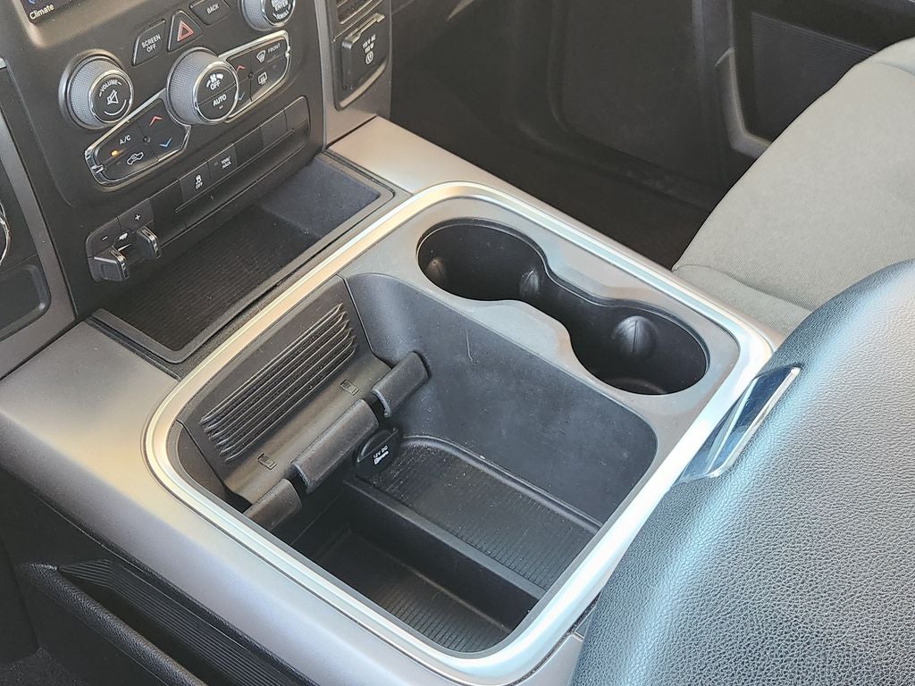 2023 RAM 1500 Classic SLT Crew Cab 4x2 5'7" Box