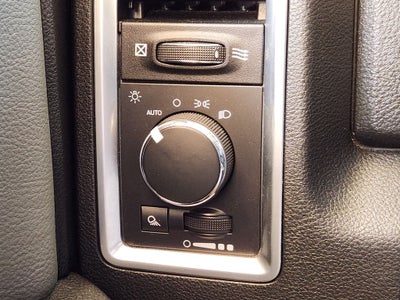 2023 RAM 1500 Classic SLT Crew Cab 4x2 5'7" Box