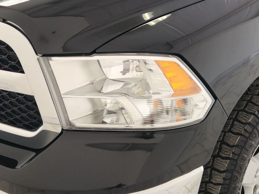 2023 RAM 1500 Classic SLT Crew Cab 4x2 5'7" Box