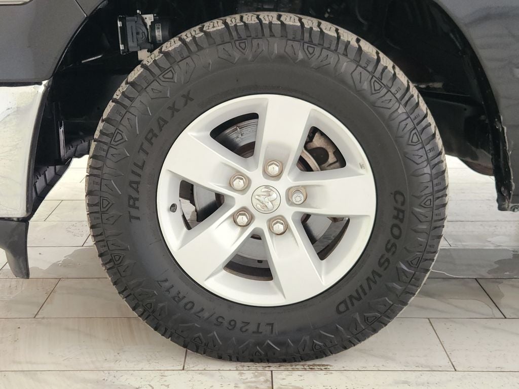 2023 RAM 1500 Classic SLT Crew Cab 4x2 5'7" Box