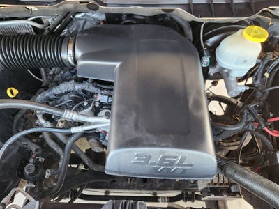 2023 RAM 1500 Classic SLT Crew Cab 4x2 5'7" Box