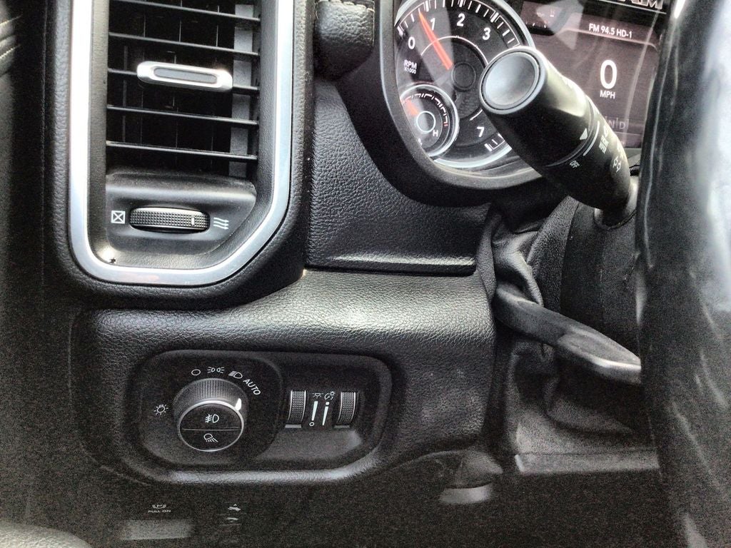 2019 RAM 1500 Laramie Crew Cab 4x4 5'7" Box