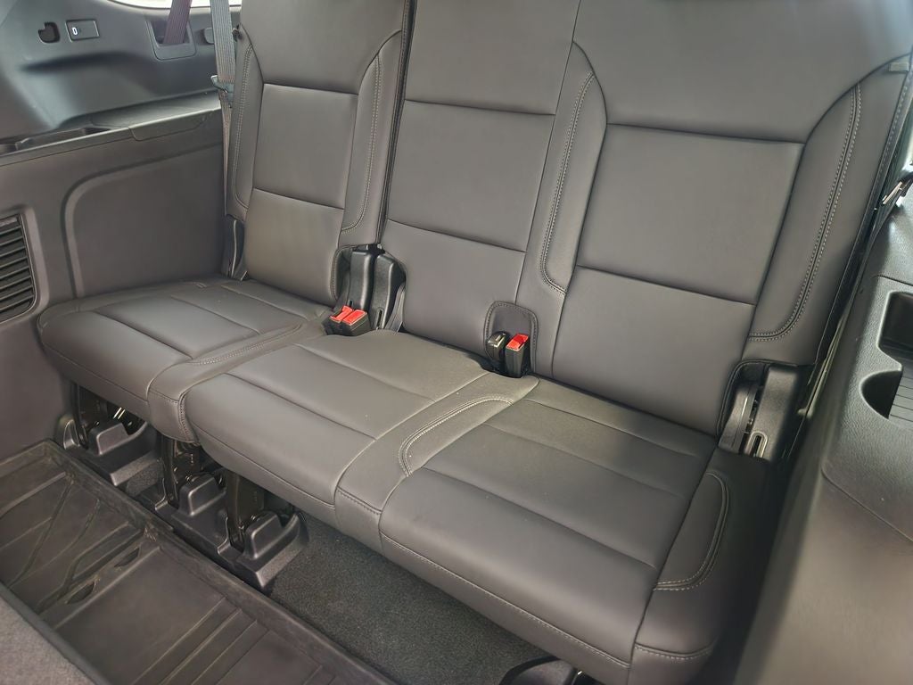 2025 Chevrolet Suburban LT