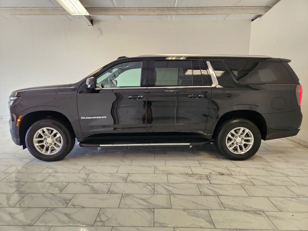 2025 Chevrolet Suburban LT