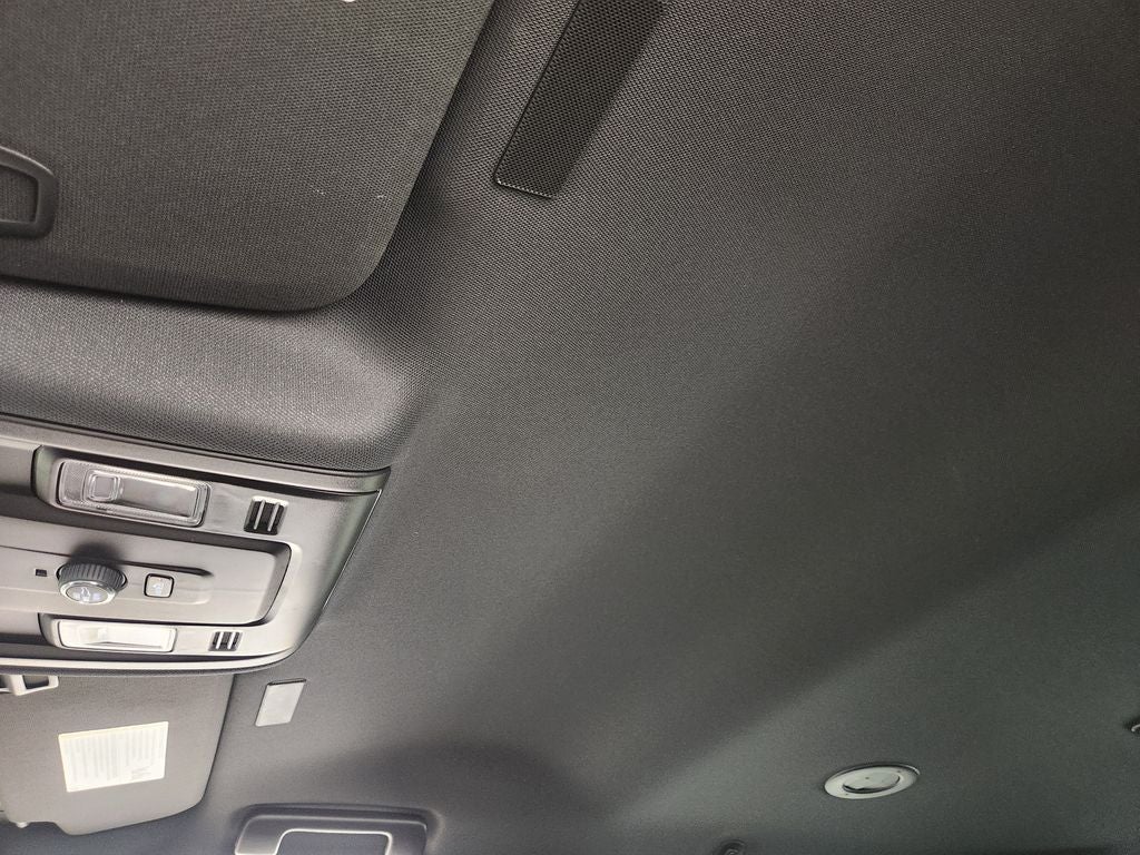 2025 Chevrolet Suburban LT