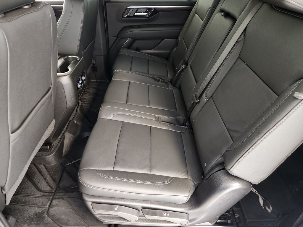 2025 Chevrolet Suburban LT