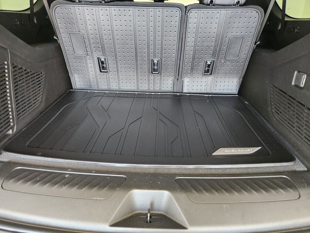 2025 Chevrolet Suburban LT