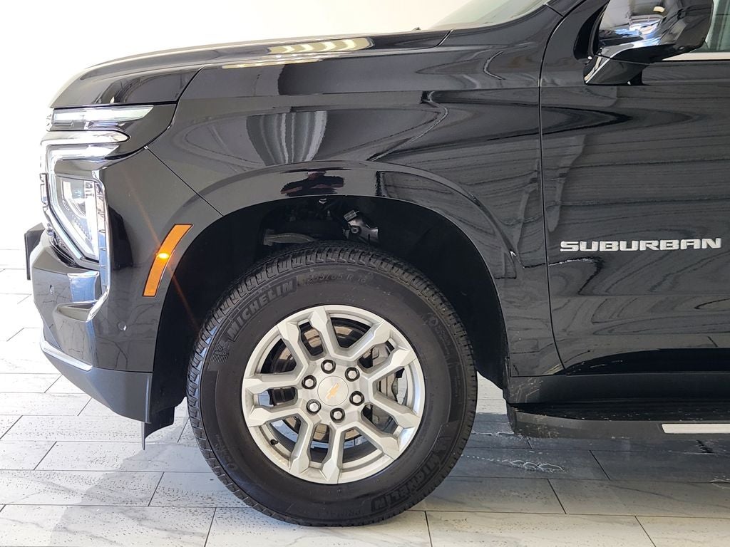 2025 Chevrolet Suburban LT