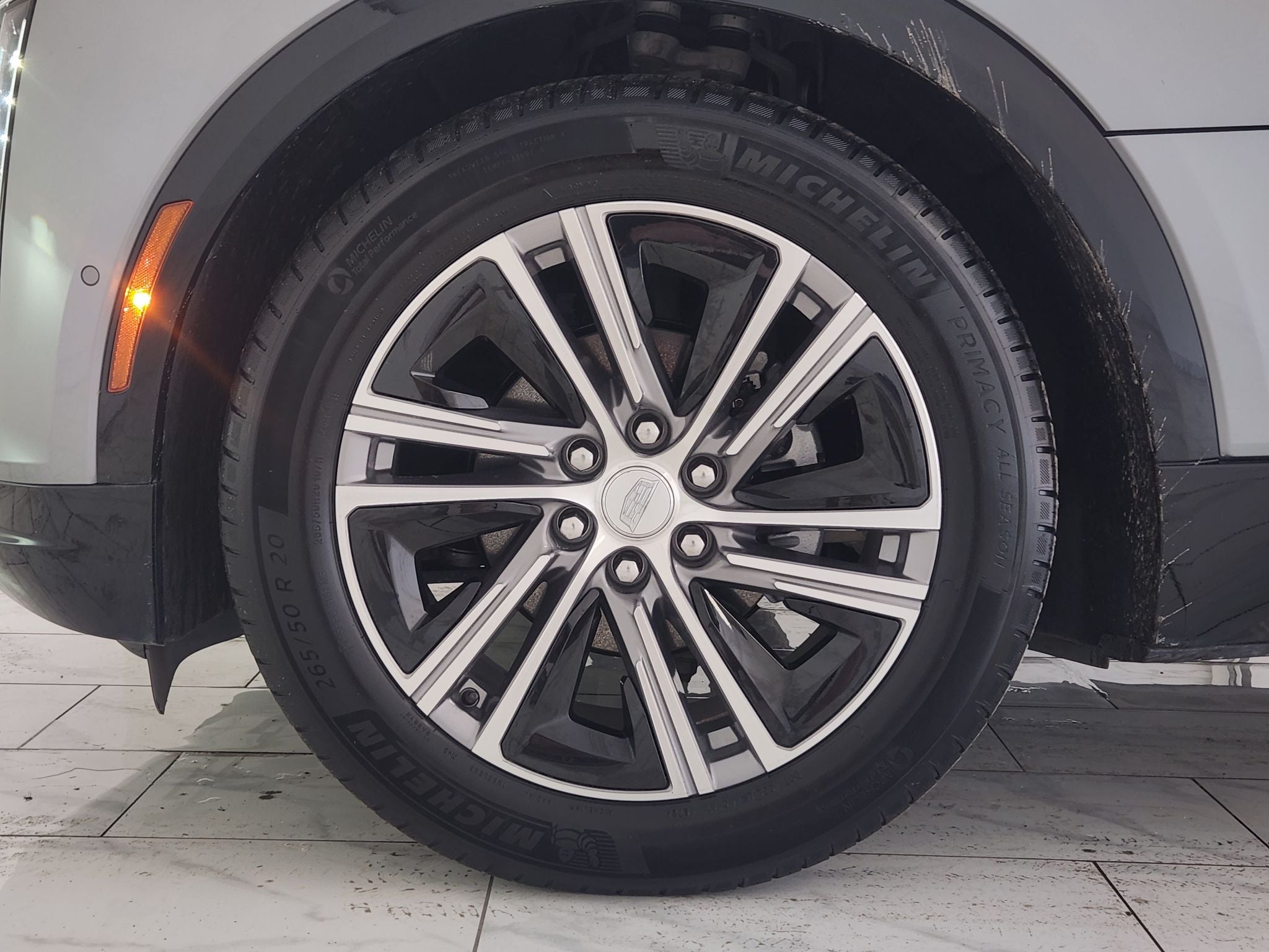 2024 Cadillac LYRIQ Luxury 1
