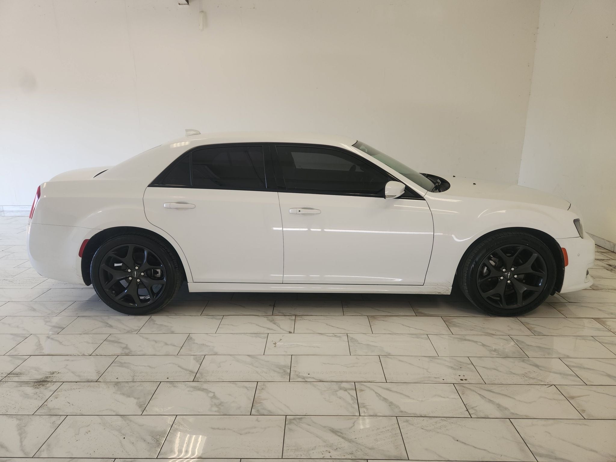 2022 Chrysler 300 Touring L