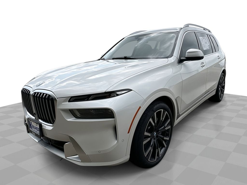 2025 BMW X7 xDrive40i's photo