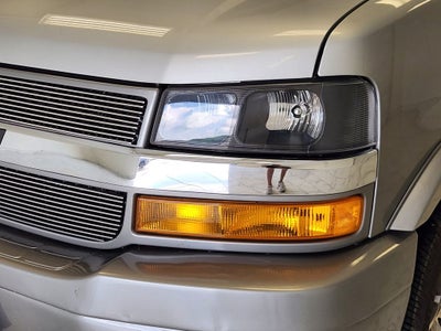 2021 Chevrolet Express Passenger 2500 1LS