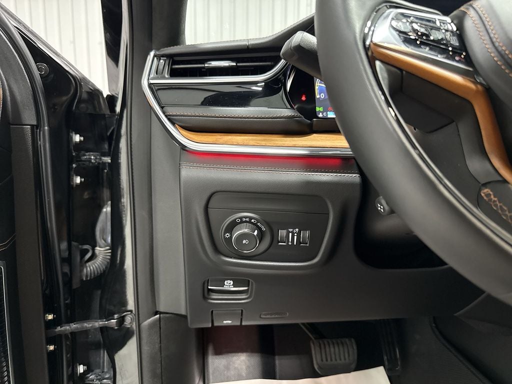 2025 Jeep Grand Cherokee Summit Reserve 4x4