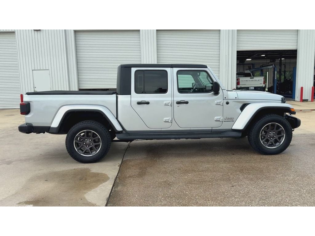 2022 Jeep Gladiator Overland