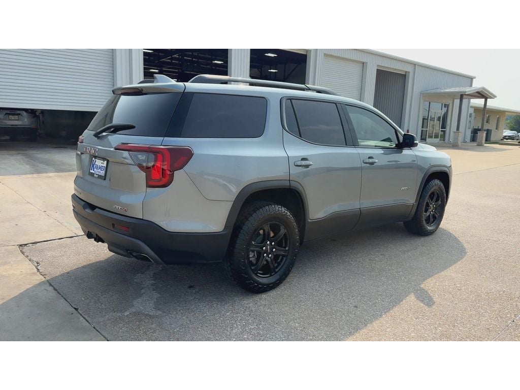 2023 GMC Acadia AT4