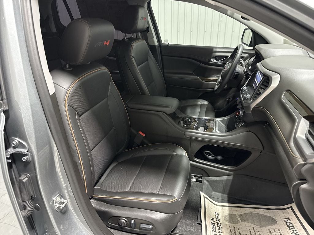 2023 GMC Acadia AT4