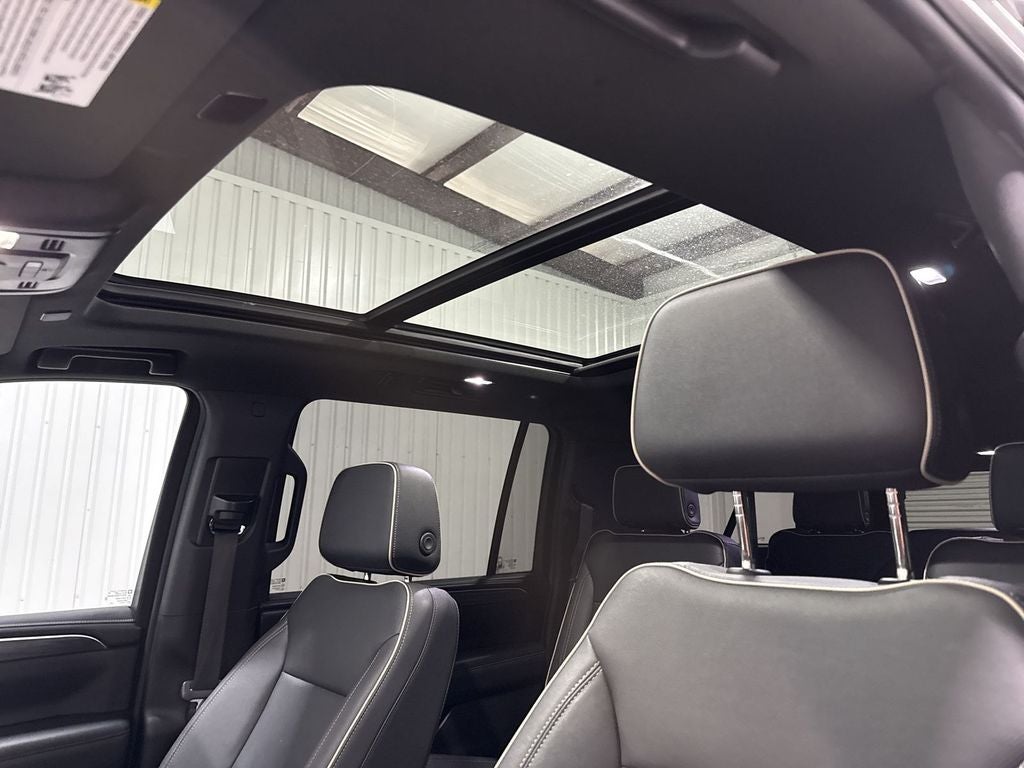 2023 GMC Yukon XL SLT