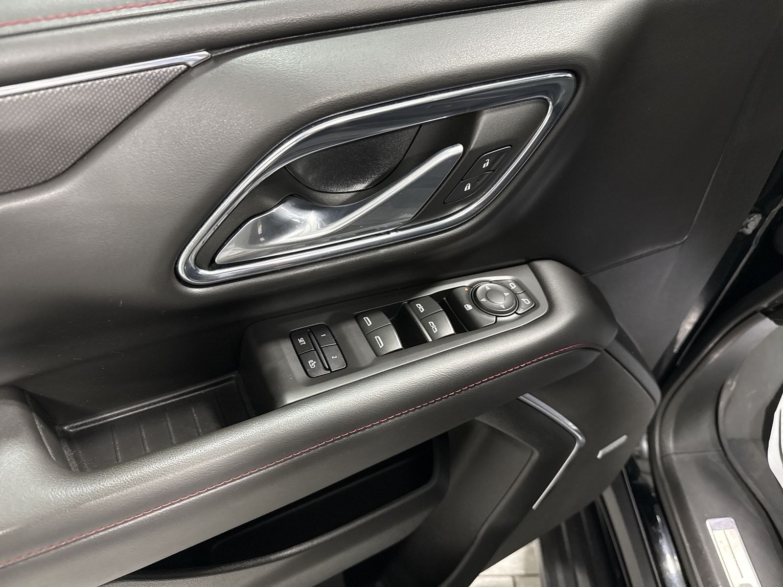 2023 Chevrolet Suburban RST
