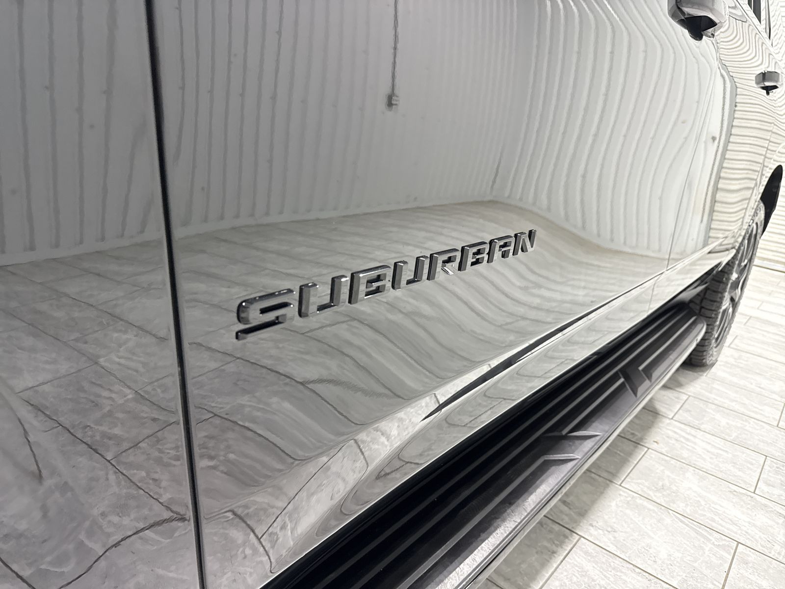 2023 Chevrolet Suburban RST